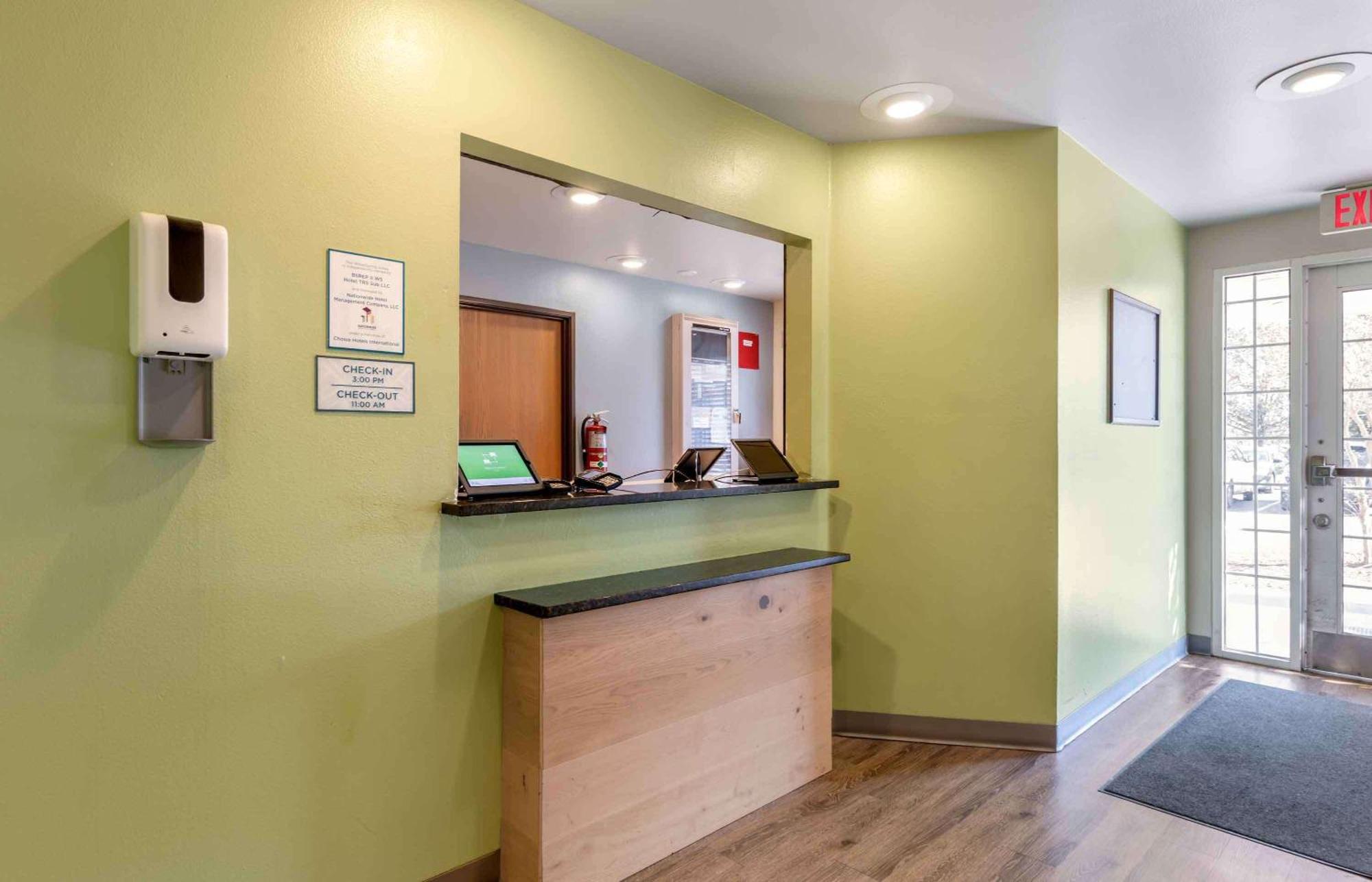 Extended Stay America Select Suites - Orlando - East Exteriör bild